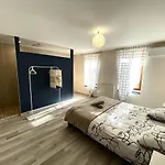 Spacieux, Climatise, Quartier Calme, Proche Chateau, Le Cocon De Joy Apartmán