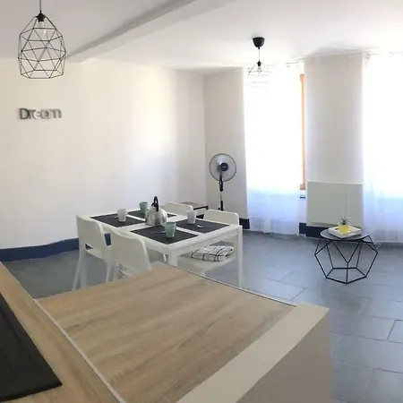 Apartment Spacieux, Climatise, Quartier Calme, Proche Chateau, Le Cocon De Joy